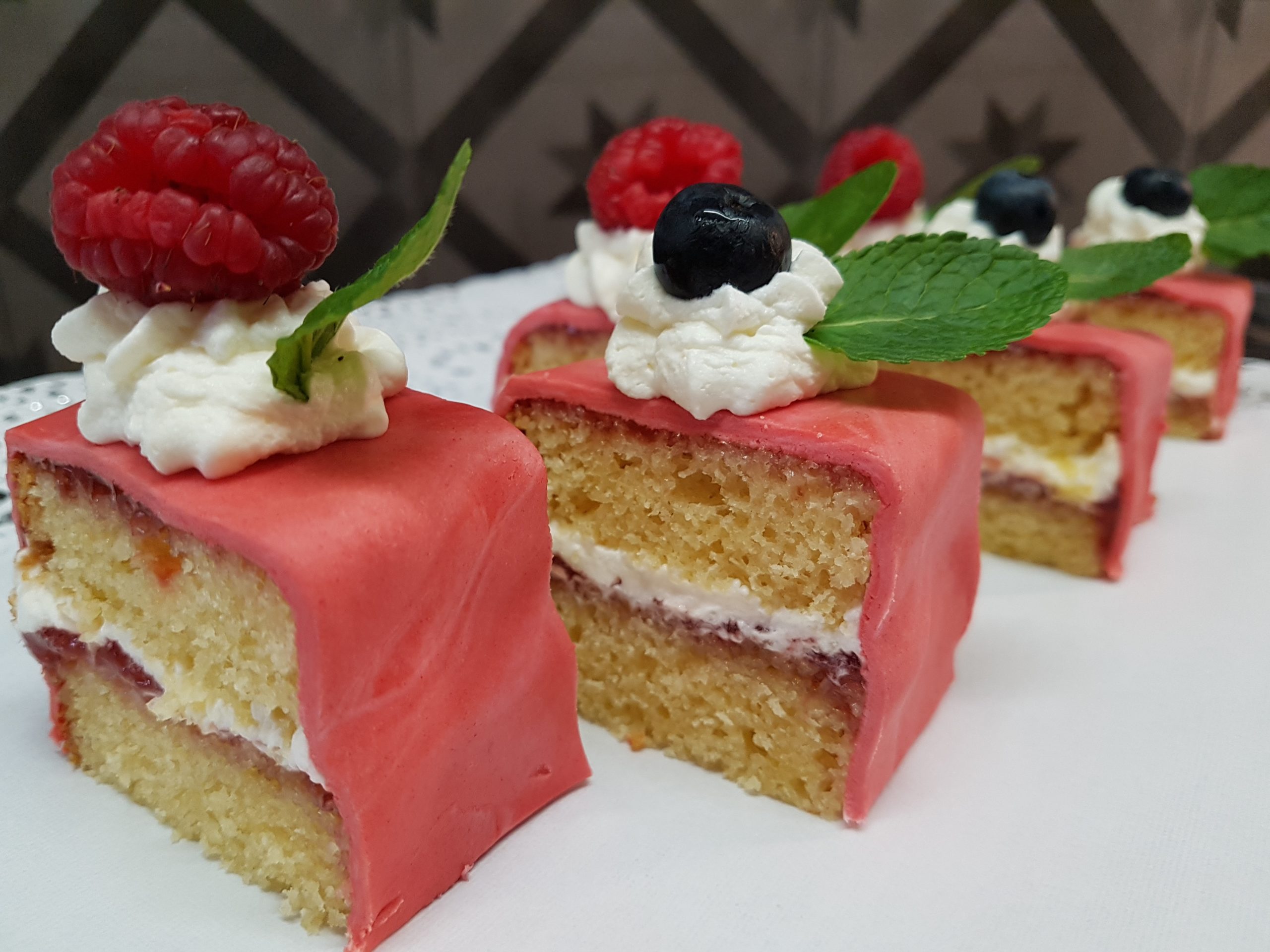 20190123_121838 petit fours